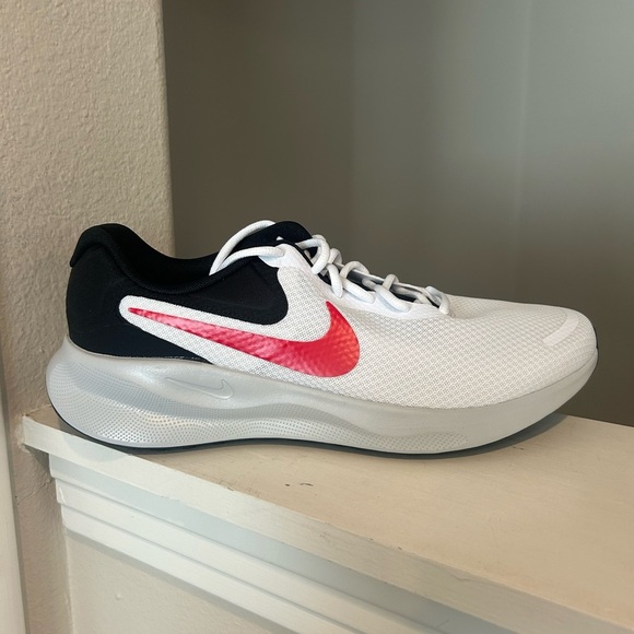 Brand New Nike REVOLUTION 7 Men's Photon Dust Fire Red Running Shoes Sz  12 - Picture 3 of 10